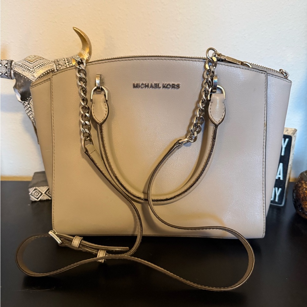 Michael Kors Beige Shoulder Bag with Chain Strap